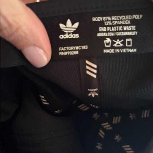 Adidas Black Cap with White Logo - Picture 4 of 6